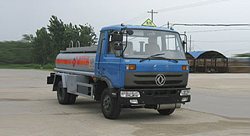 東風(fēng)145油罐車